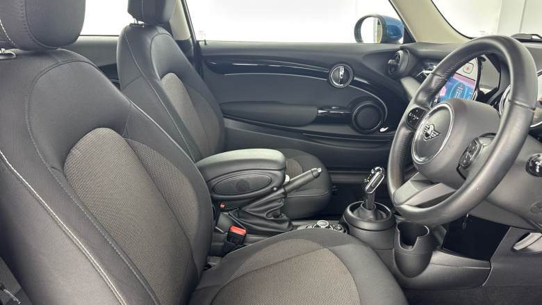 MINI Hatchback 1.5 Cooper Classic 3dr Auto Petrol Hatchback